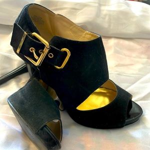 Nine West 4” heel, black suede, wide strap, large brass buckle